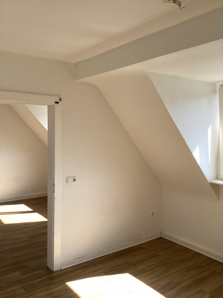 Geräumige 2-Zimmer-Wohnung in Düsseldorf-Rath - Foto 2