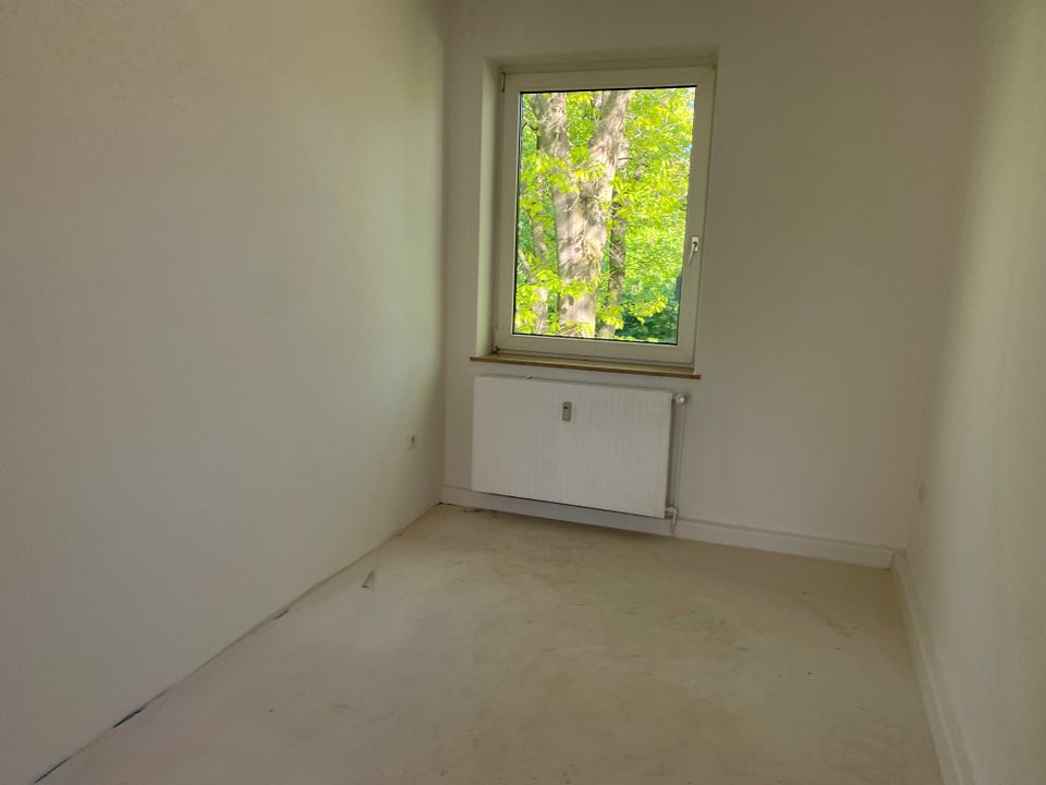 Gepflegte 3-Zimmer-Wohnung mit Einbauküche - Foto 2