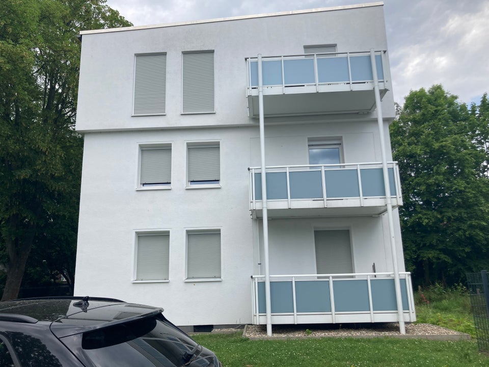 Zum Einzug bereit - ansprechend freundliche Wohnung mit Balkon - Photo 4