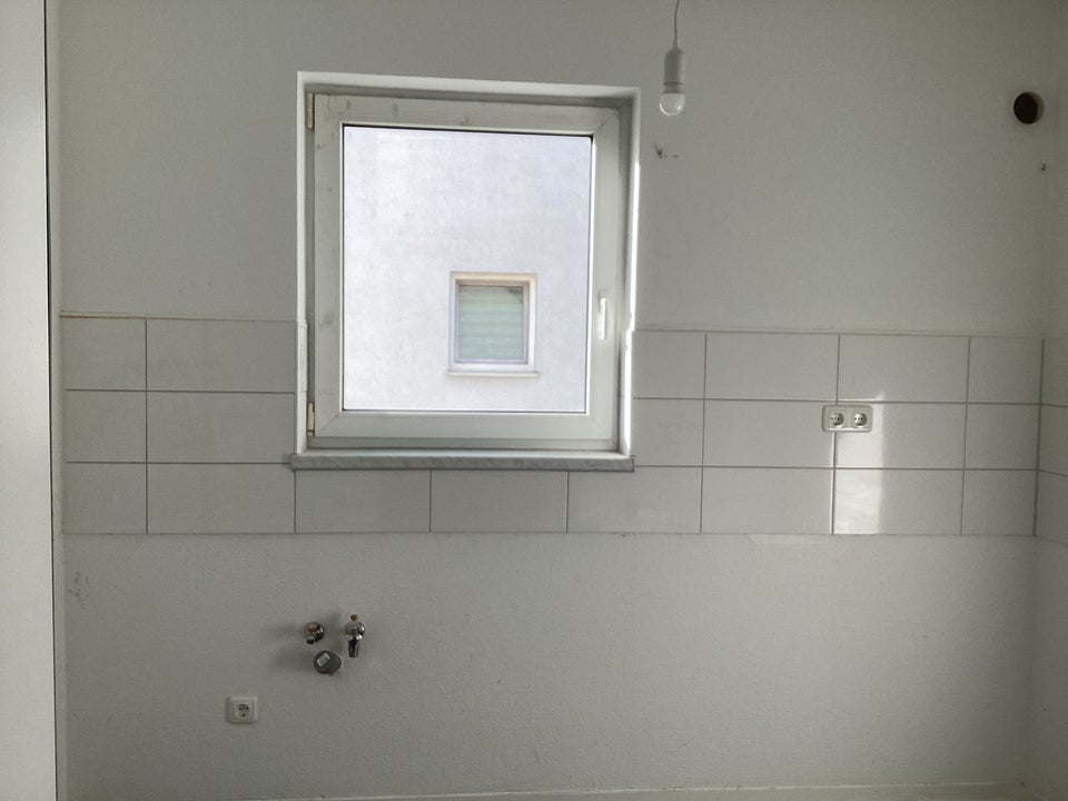 Attraktive Wohnung mit Balkon, Tageslichtbad und Stellplatzoption! - Photo 3