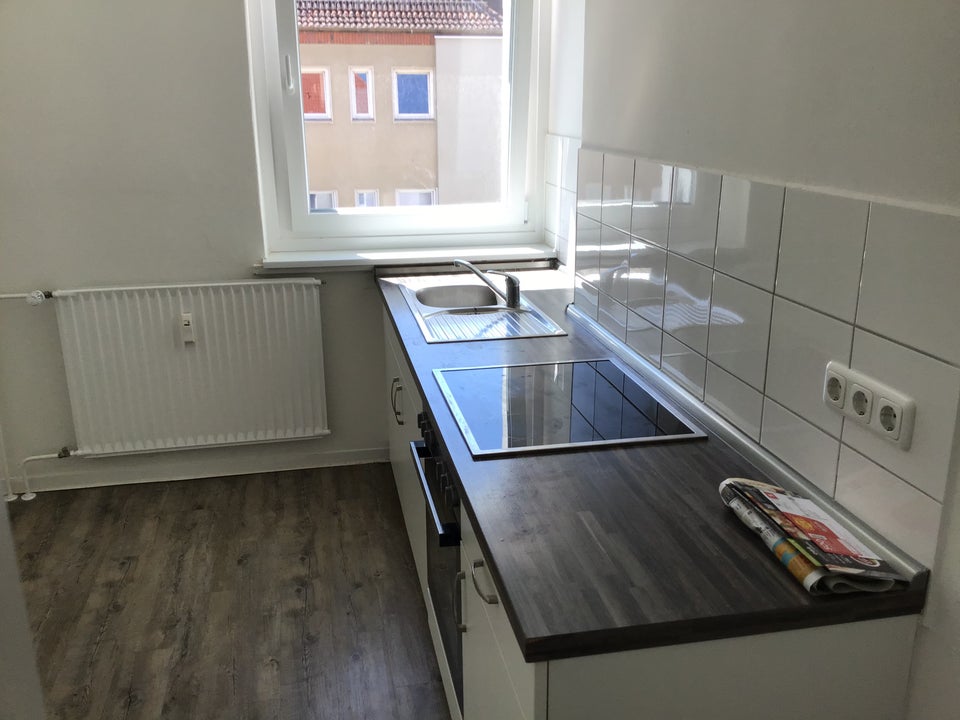 Tolle, modernisierte 4,00-Zimmer-Wohnung mit Balkon - Foto 5