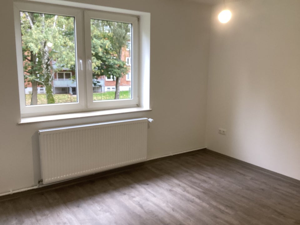 Wer will mich!? Ansprechend und renoviert: 2-Zimmer-Wohnung, sofort anmietbar! - Photo 5