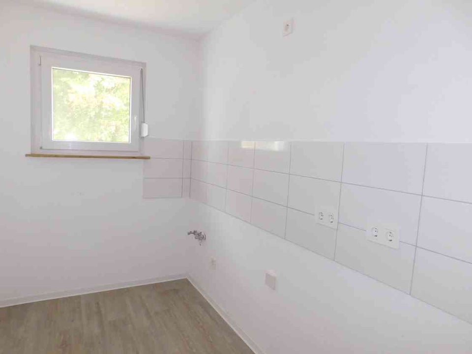Bezugsfertige 2 Zimmer im Grünen, mit Balkon - Photo 1
