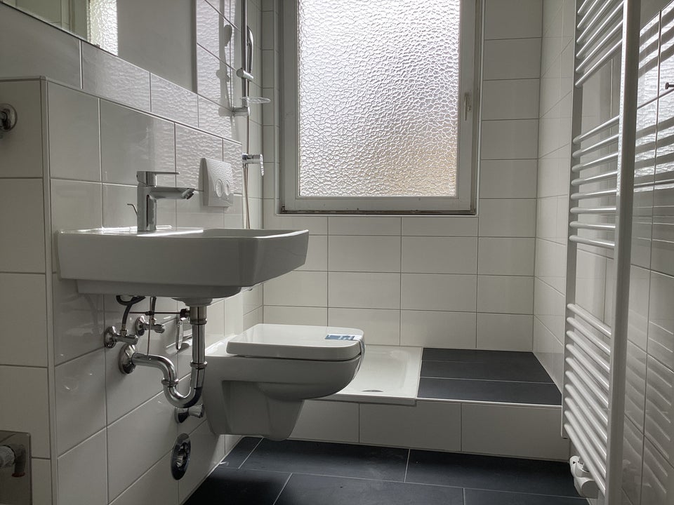 BARSINGHAUSEN – FRISCH RENOVIERT: 4-Zimmer-Wohnung mit ca. 67 m² und Balkon – sofort verfügbar - Foto 2