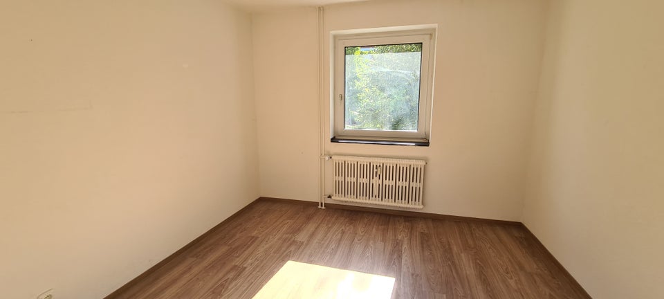 Ihre Zukunft - Ihre renovierte Wohnung: 3-Zimmer-Stadtwohnung - Photo 2