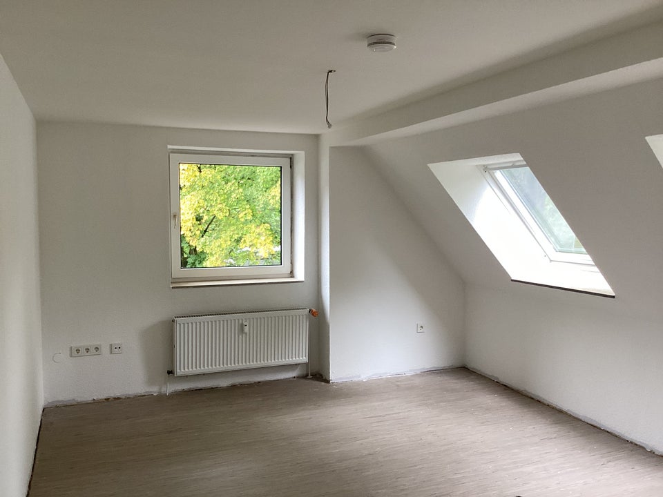 Die gefällt mir: günstige 3-Zimmer-Dachgeschosswohnung - Photo 5
