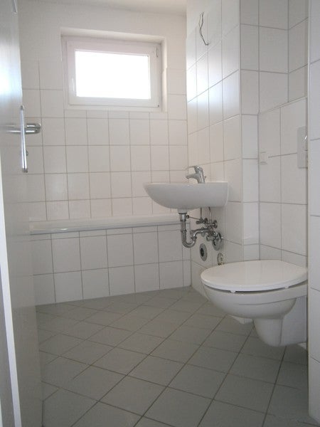 2-Zimmer-Wohnung mit Balkon und Tageslichtbad - Photo 1