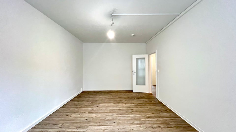 Ansprechende 3-Zimmerwohnung mit Balkon im 1.OG ab sofort! - Foto 3