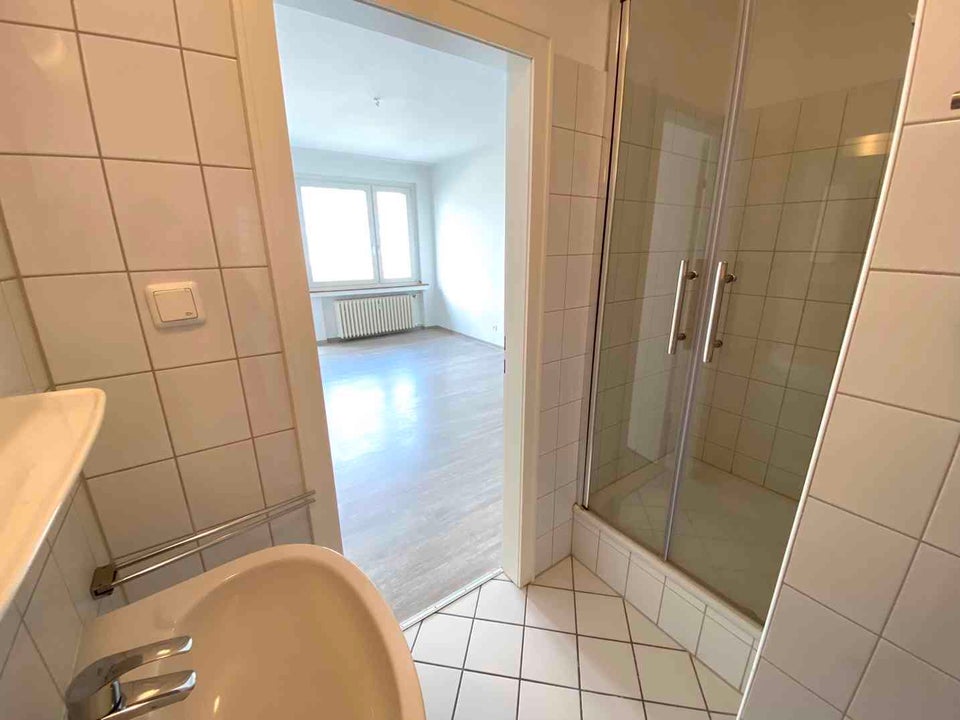 Gemütliche 1-Zimmer-Wohnung mit Aufzug, weißem Bad und kleinem Austritt direkt zwischen Altstadt und Kö! - Photo 5