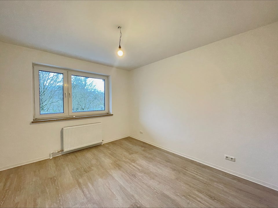 Großzügig geschnittene 2,5-Zi.-Wohnung mit Blick auf den Stadtpark! - Foto 1