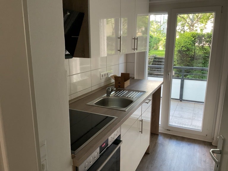 Hannover-Südstadt: Attraktive 3-Zimmer-Wohnung (ca. 51 m²) Einbauküche und Balkon – sofort bezugsfrei - Photo 2