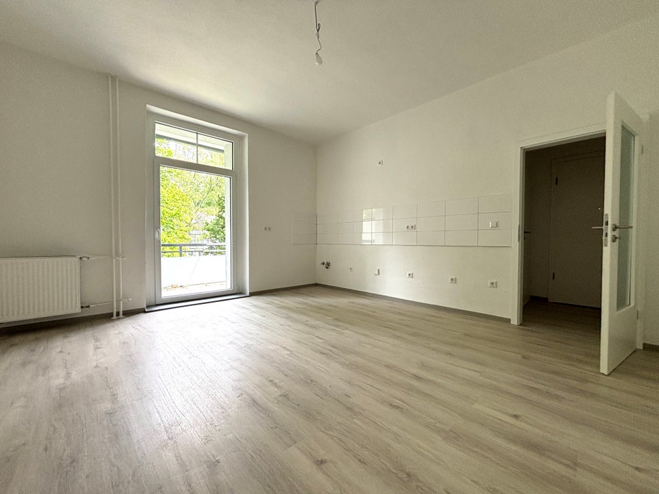 Wohnen in parkähnlicher Umgebung: großzügige 2-Zimmer-Wohnung mit besonderem Charme - Foto 1