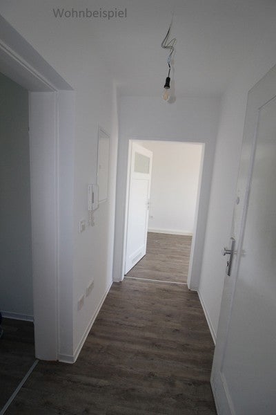 Jetzt zugreifen: frisch renovierte 2-Zimmer-Wohnung! - Photo 2