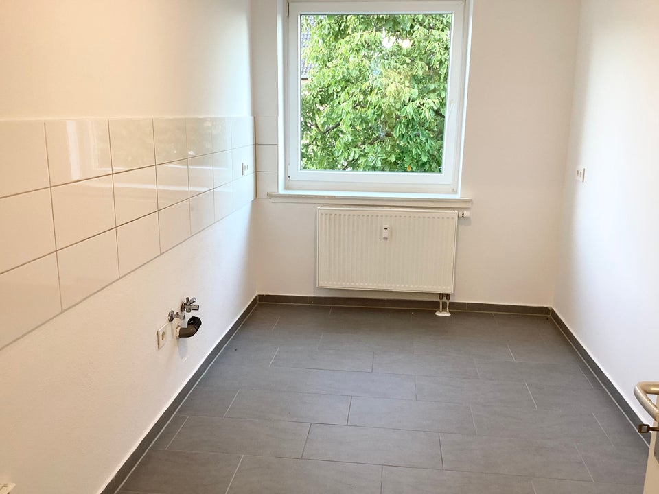 Ruhig gelegene 4-Zimmer-Wohnung mit Tageslichtbad und Balkon - Foto 5