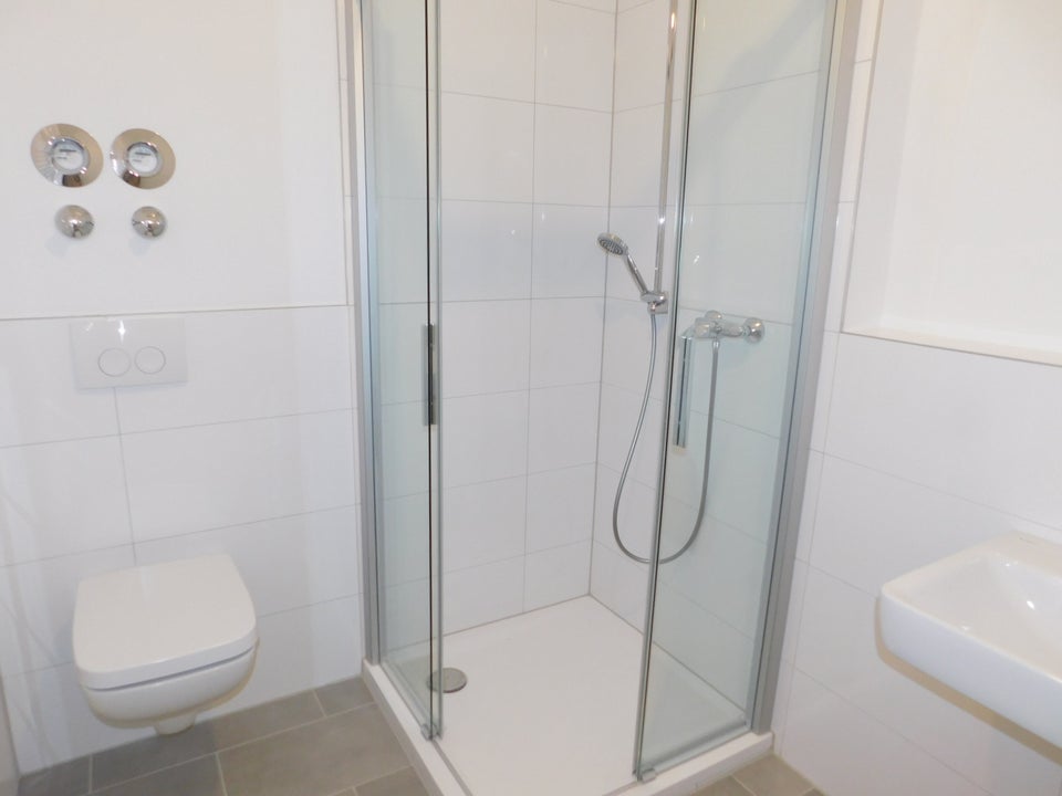 Erstbezug nach Umbau/Kernsanierung: Helle 2-Zi.-Whg mit Balkon, Neubau-Standard - Foto 1