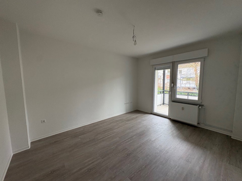 Ein Ort zum Ankommen – 2-Zimmer-Wohnung mit Balkon in Essen-Karnap - Photo 2