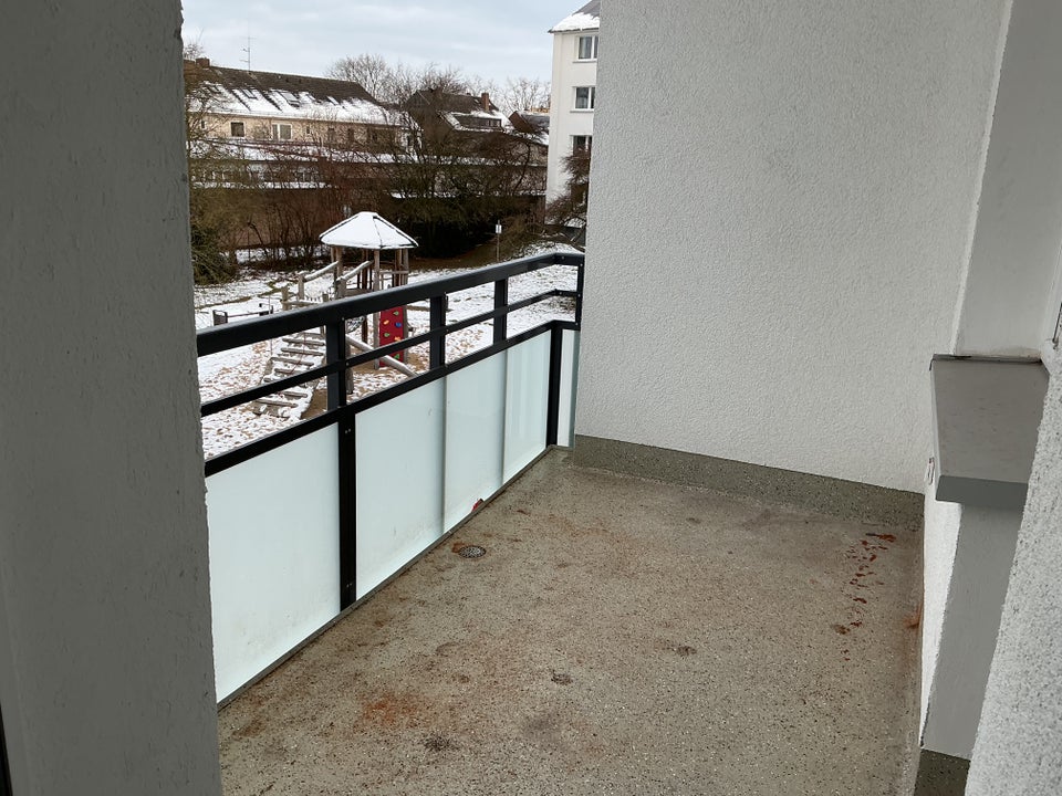 Zuhause fühlen: weitläufige 3-Zimmer-Wohnung mit Balkon - Photo 2