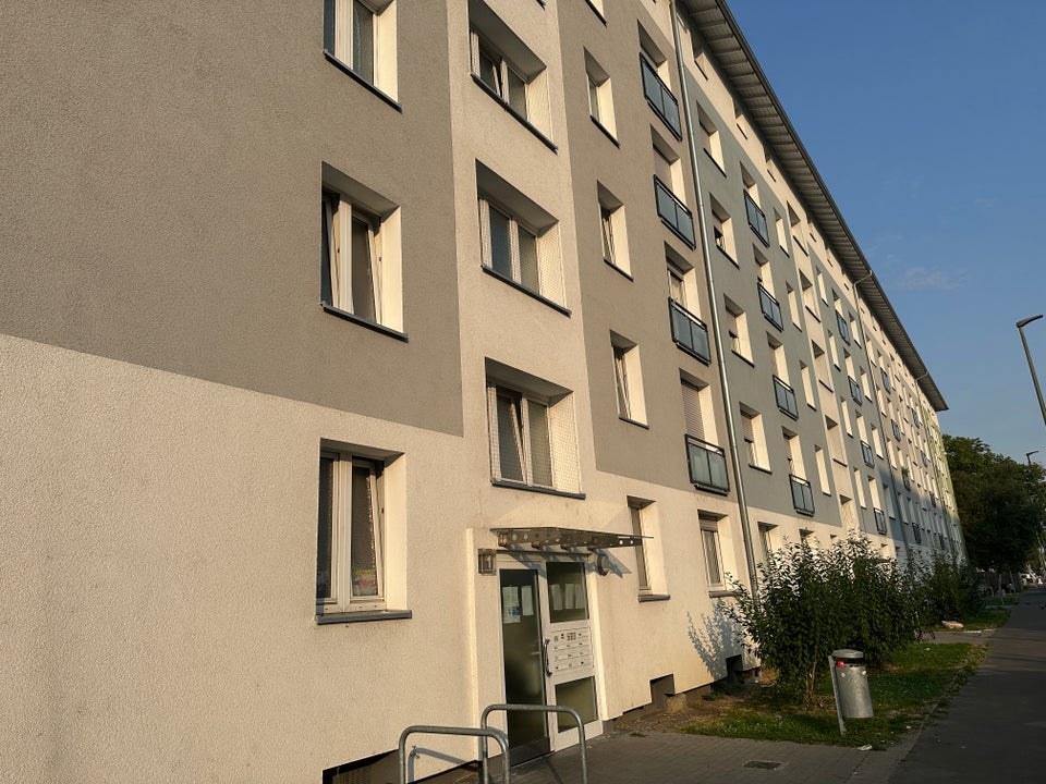 Schöner wohnen und sparen: neue Heizung und ein neuer Eingangsbereich! - Foto 3