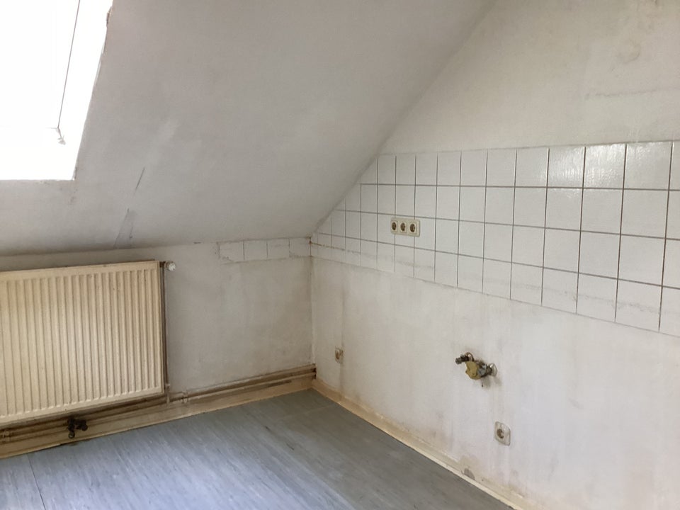 Gemütliches Nest unter dem Dach - frisch renoviert! - Foto 2