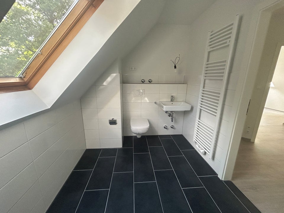 2-Zimmer-Wohnung komplett saniert mit modernem Badezimmer - Foto 2