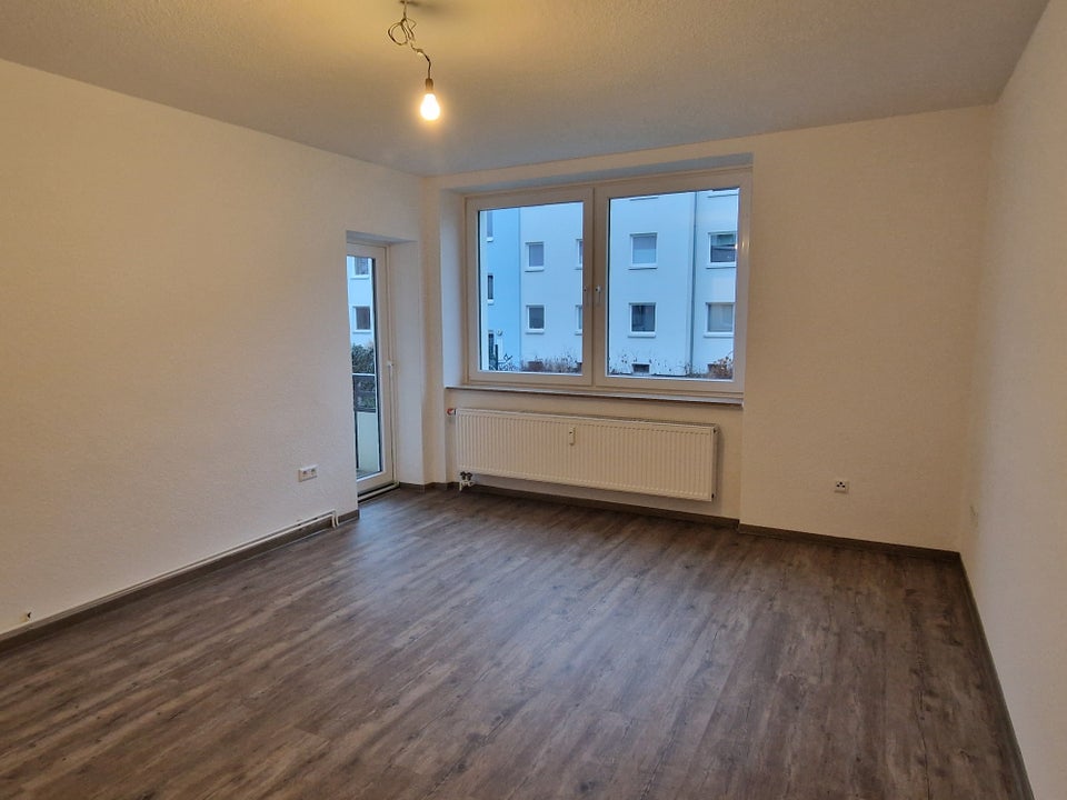 In 2 Zimmern leben, von Grün umgeben. - Photo 1