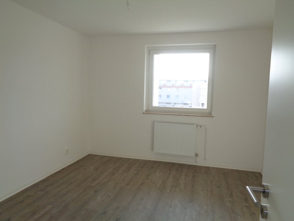 Großzügige, sanierte 3-Zimmer-Wohnung mit Balkon – ideal für junge Familien - Photo 3