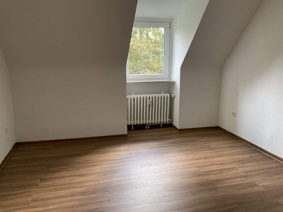 Die gefällt mir: günstige 2-Zimmer-Dachgeschosswohnung - Photo 5