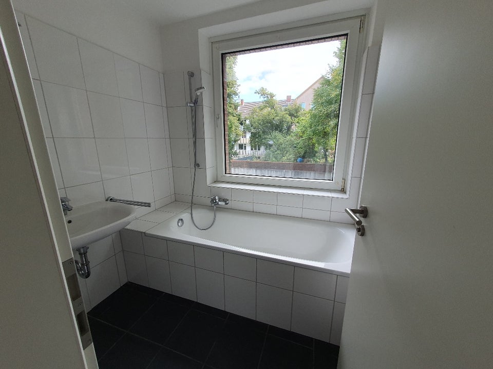 Südviertel: Bezugsfertige 3-Zi.-Whg. mit sehr großem Balkon - Photo 3