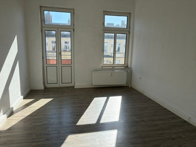 Schöne 3 Zimmer Altbauwohnung mit Loggia und Balkon - Foto 3