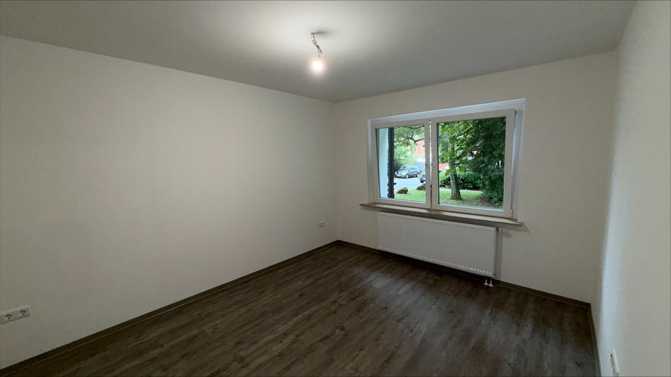 Schöne 2,5 Zimmer-Wohnung mit Balkon und Gartenanteil - Foto 4
