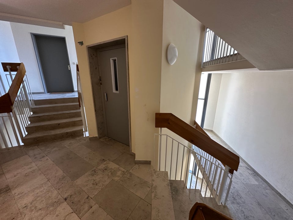 Toller Ausblick! 1,5 Zimmer mit Einbauküche und Balkon - Foto 2