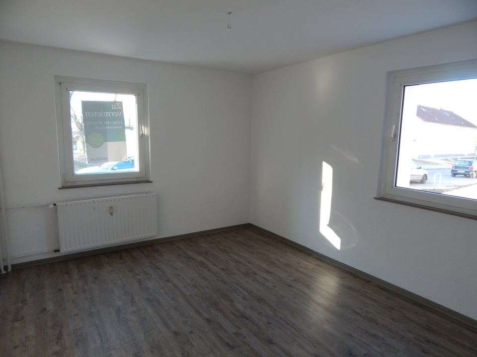 Einziehen und Wohlfühlen - Modernisierte 2-Zimmer-Wohnung im EG - - Photo 5