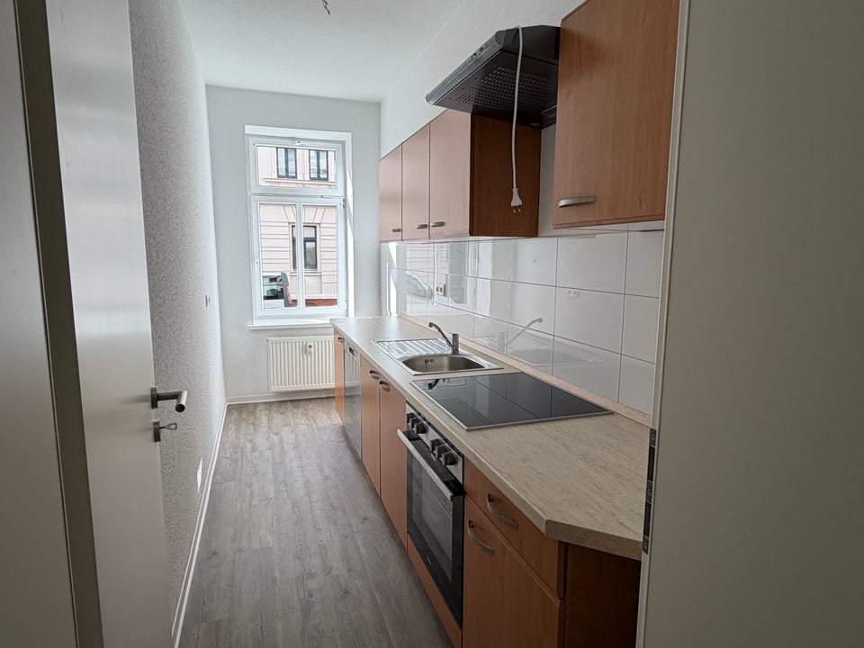 helle 2 Zimmer Wohnung mit Balkon und Einbauküche in Leipzig Lindenau - Foto 1