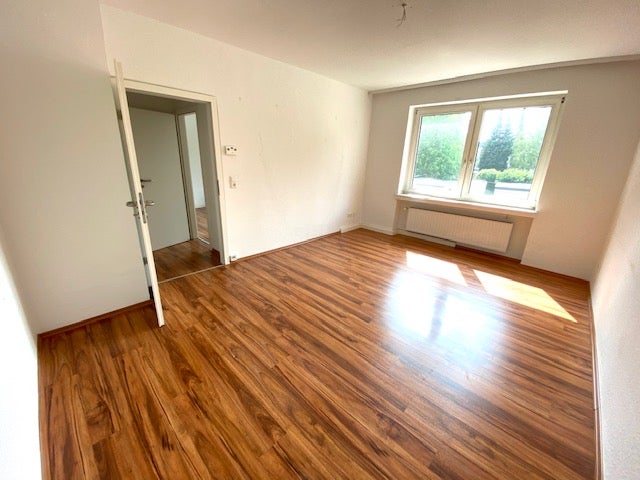 Ab sofort: Großzügige 2-Zimmer-Wohnung mit modernem Bad und Balkon - Photo 2