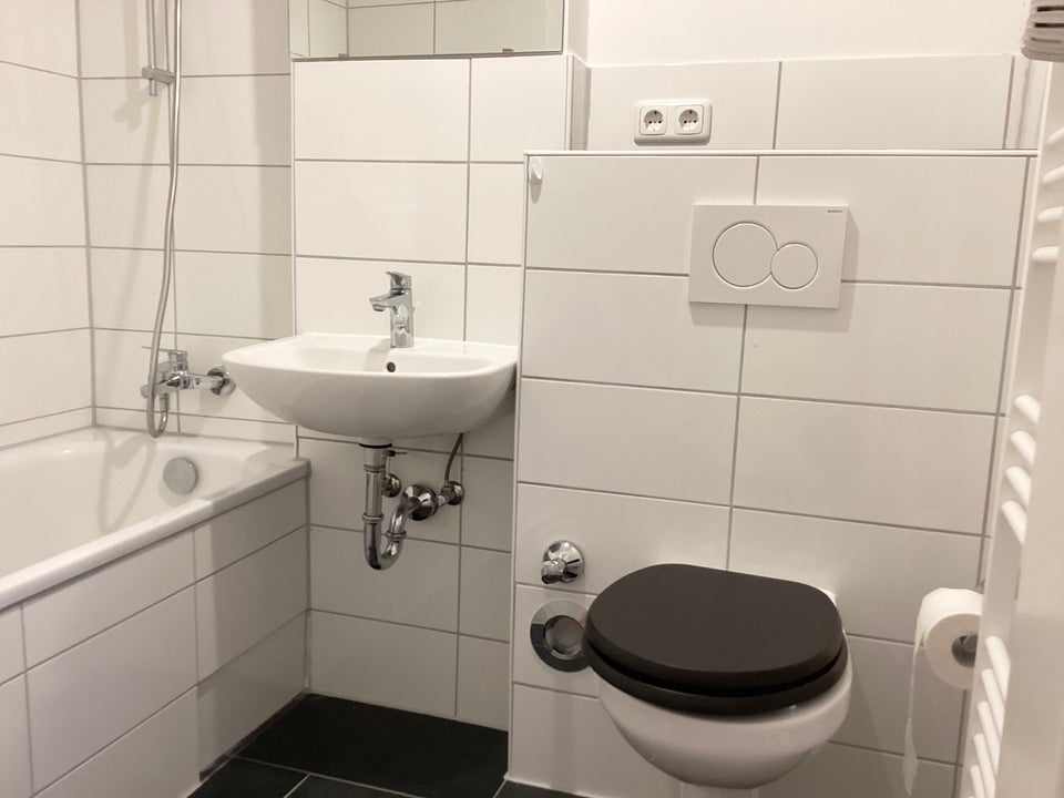 Auf gute Nachbarschaft - schicke 2-Zimmer-Wohnung mit Balkon - Foto 2