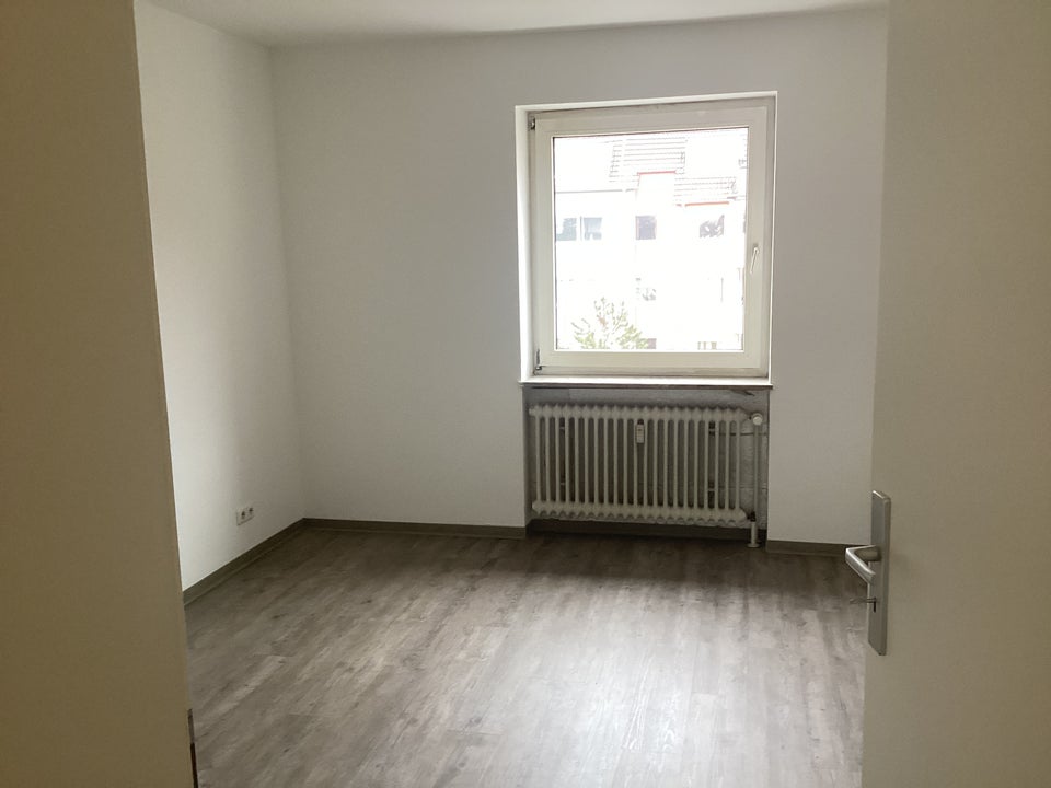 Familientraum: großzügige, renovierte 3-Zimmer-Wohnung mit Balkon ab sofort frei - Photo 5