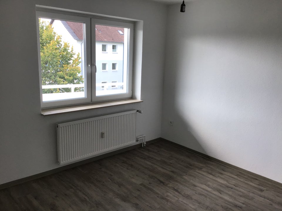 Wo das Leben so spielt - renovierte 3-Zimmer-Wohnung mit Balkon - Foto 1