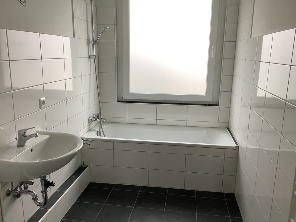 Modernisiert! 3-Zimmer Wohnung mit Balkon in gepflegter Grünanlage - Foto 3