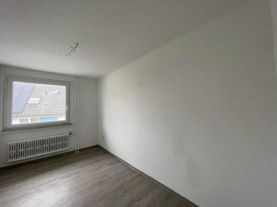 Nette Mieter gesucht: attraktive 3-Raum-Wohnung mit Sonnenbalkon - Foto 4