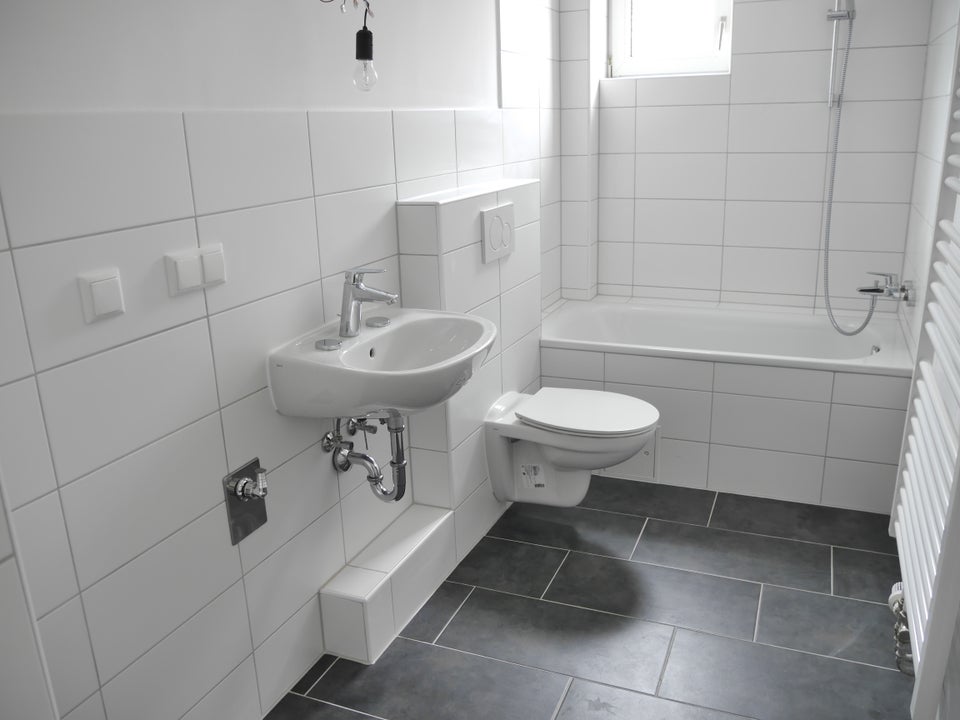 Schöne 3-Zimmer-Wohnung mit Tageslichtbad in Hanau-Großauheim zu vermieten - Photo 4