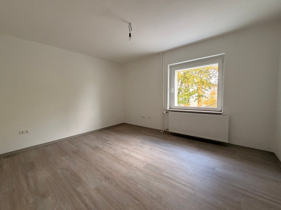 Für Sie frisch renoviert: Familienfreundliche 3-Raum-Wohnung in attraktiver Lage! - Foto 2