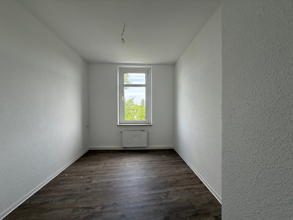 Seltenes Schmuckstück! 5 Zimmer, frisch saniert! - Photo 2