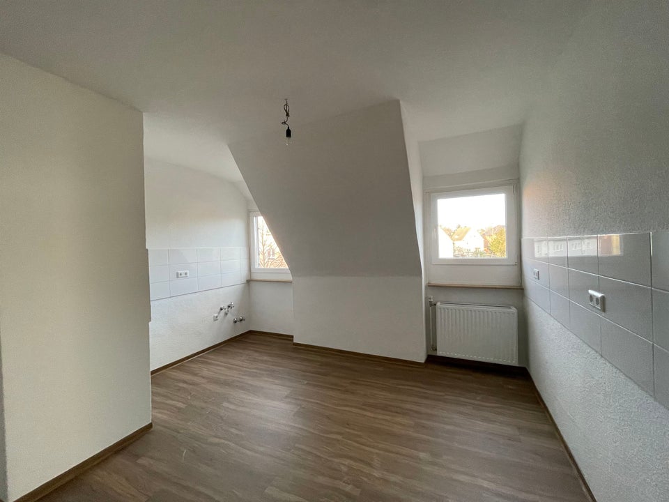 Das Glück hat ein Zuhause: günstige 2,5-Zi.-Wohnung mit Ausblick! - Photo 1