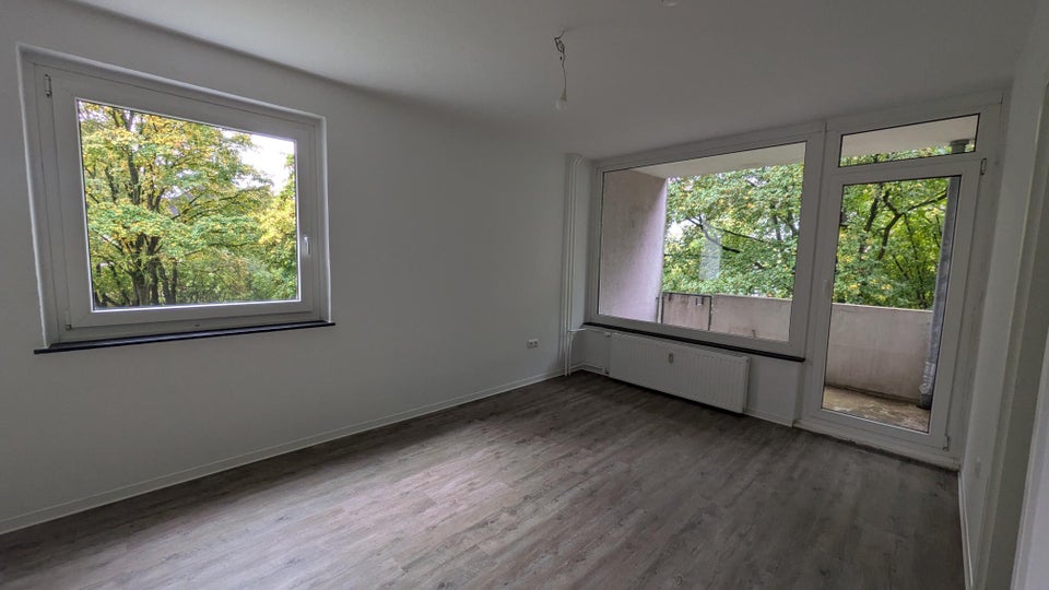 Modernisierte 2- Zimmer-Wohnung mit Balkon - Foto 2