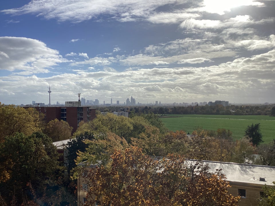 2-Zimmerwohnung mit Balkon und einer Traumhaften Aussicht auf die Skyline - Foto 2