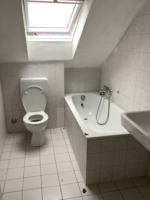 3-Zimmer-Dachgeschoss-Wohung im schönen Emscherblick! - Photo 1