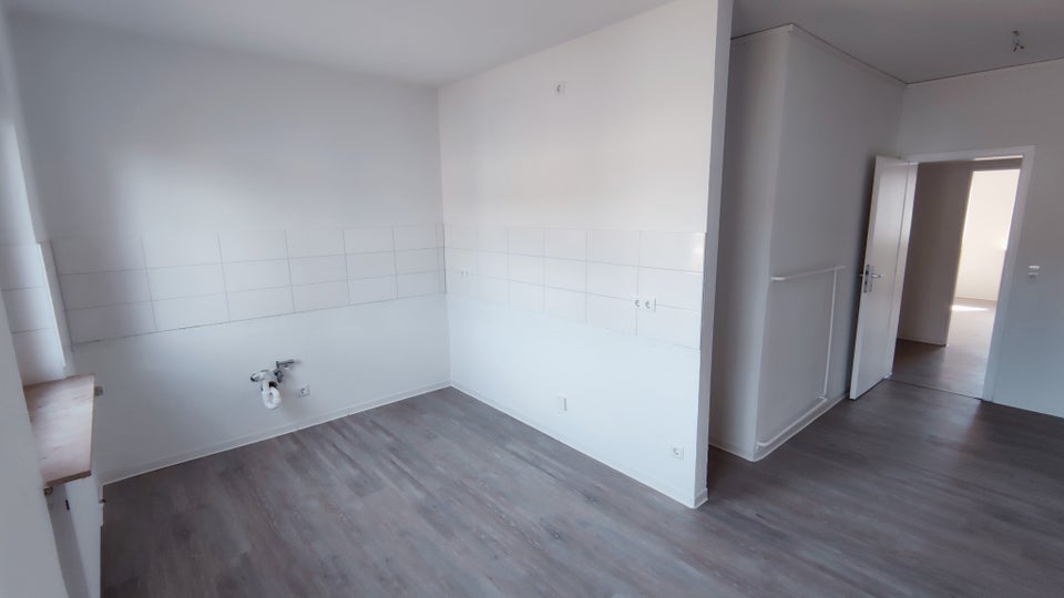 Stilvoll renovierte 3-Zi.-Erdgeschosswohnung - Foto 2