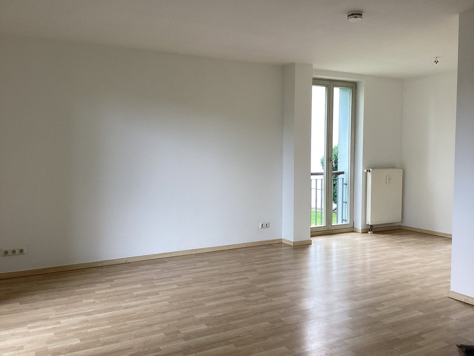 Helle Wohnung mit Gartennutzung - Foto 1