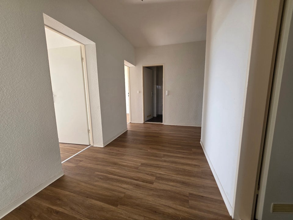 Wohnen mit schöner Aussicht: weitläufige 3-Zimmer-Wohnung - Foto 5