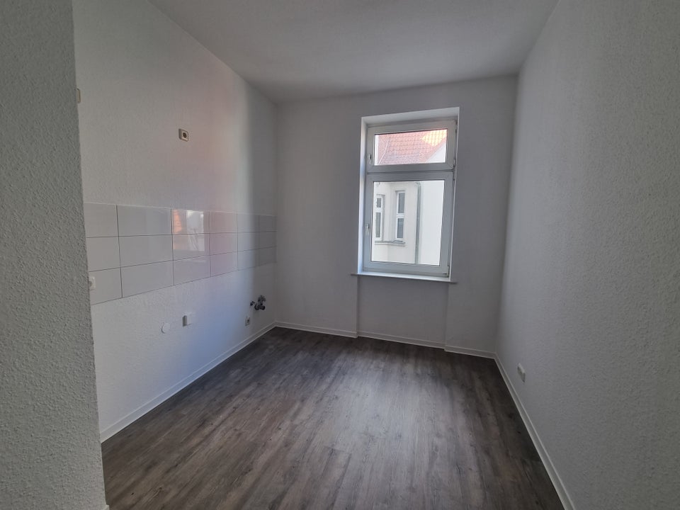 Frisch saniert: Willkommen im neuen Zuhause! - Photo 2